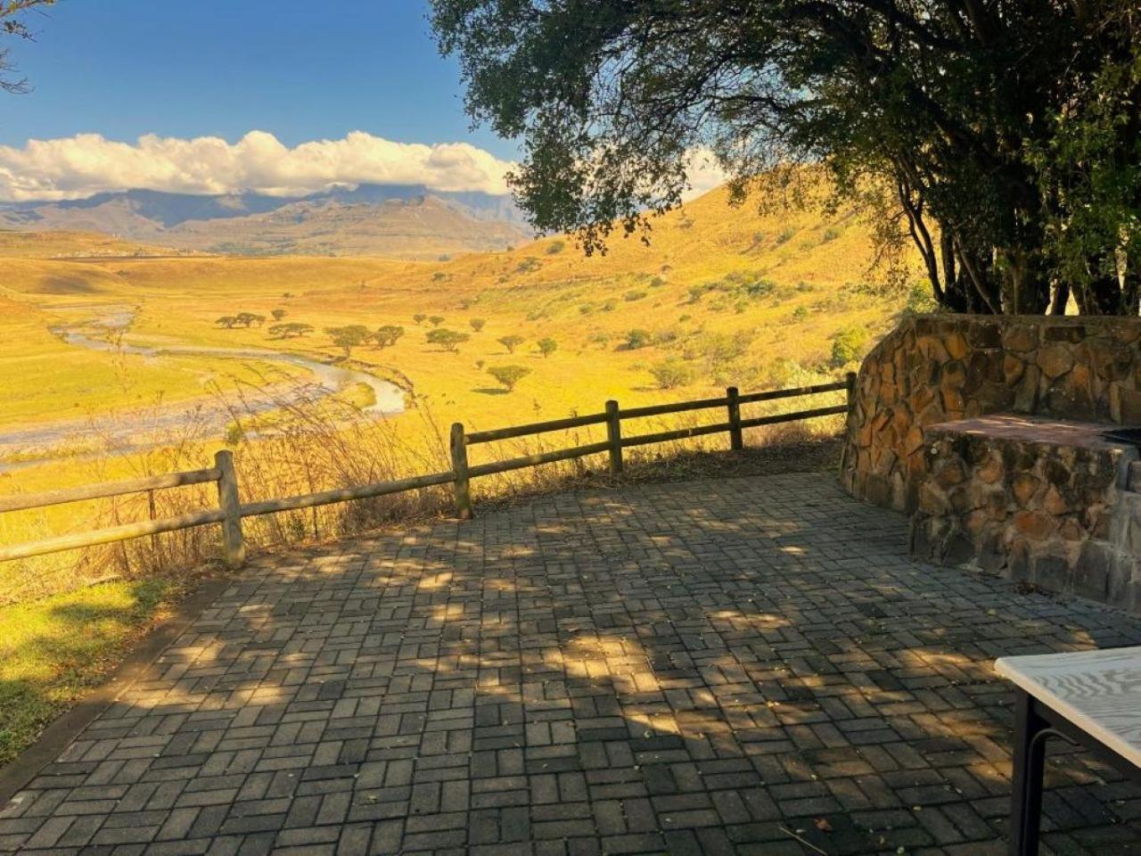 Hlalanathi Drakensberg Resort Bergville Extérieur photo